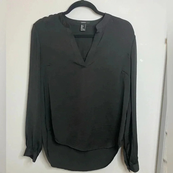 💚 F21 - Black long sleeved blouse - small - Picture 1 of 4